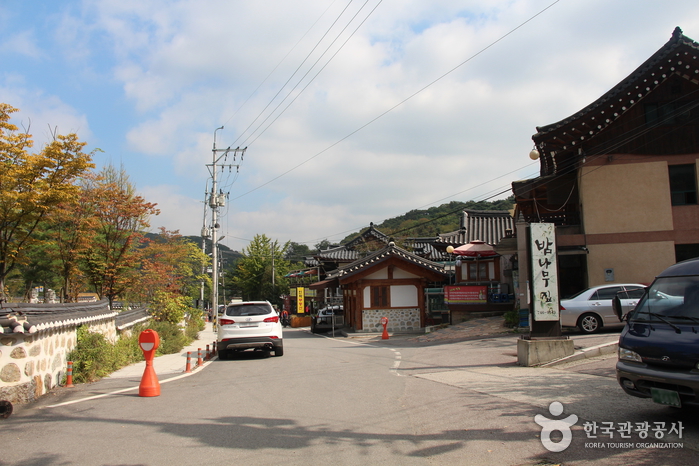 南汉山城传统美食村(남한산성 전통음식마을)