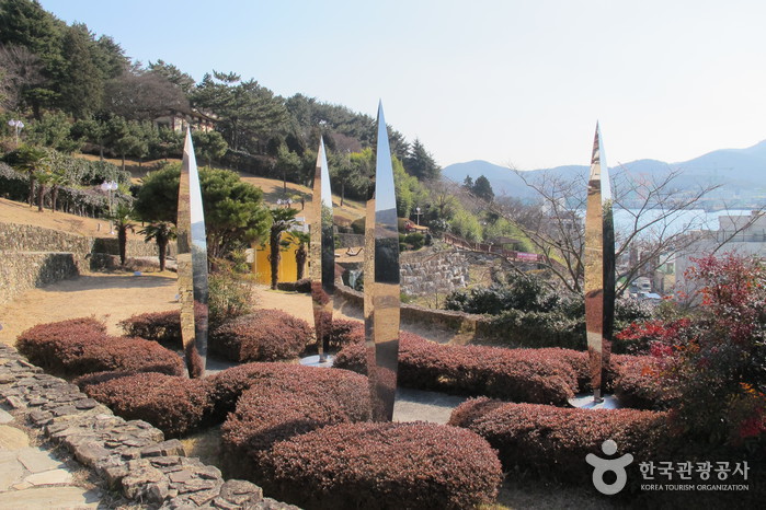 南望山雕刻公园(남망산 조각공원)