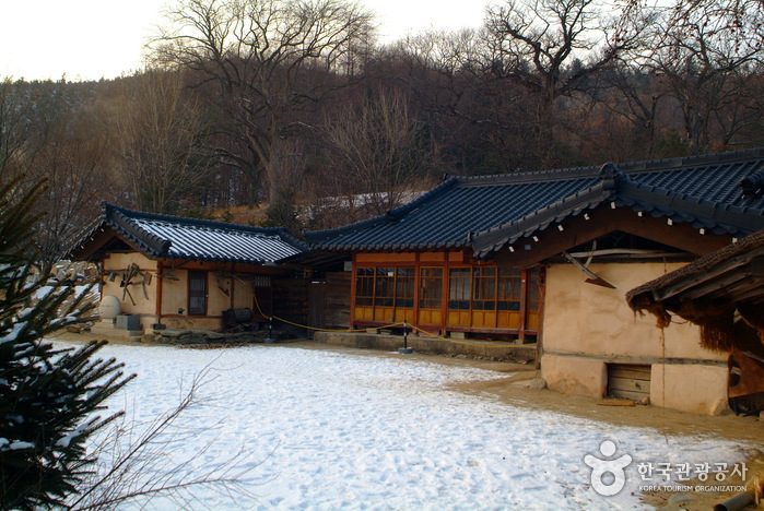 李孝石文化村(이효석문화마을)