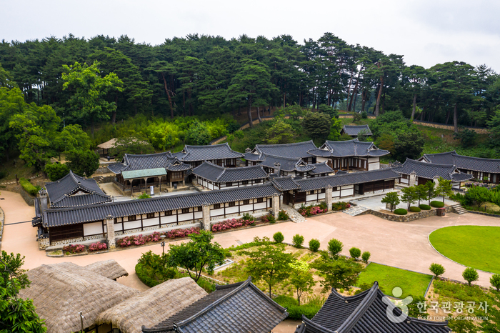 江陵船橋莊(강릉 선교장)