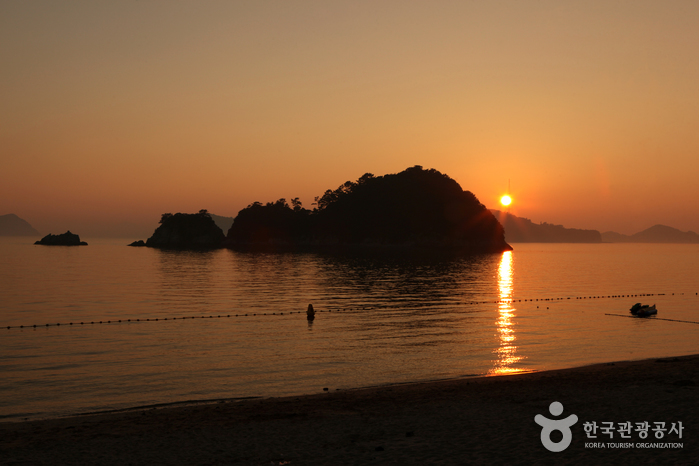 Bijindo Island (비진도)