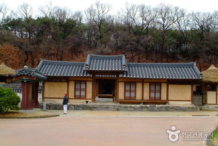 Birthplace of Empress Myeongseong (Queen Min) (명성황후 생가)