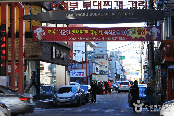 Budaejjigae-Straße Uijeongbu (의정부 부대찌개거리)