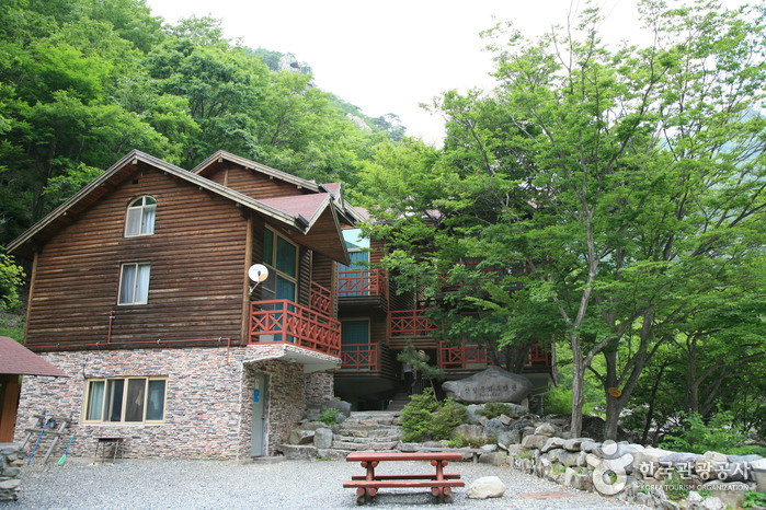 国立神仏山瀑布自然休養林(국립 신불산폭포자연휴양림) 国立神仏山瀑布自然休養林(국립 신불산폭포자연휴양림)