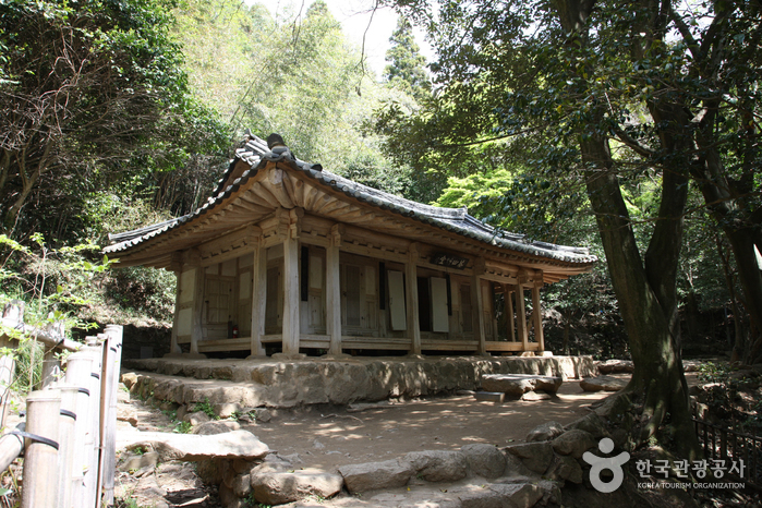 Историческое место Дасанчходан (다산초당 (다산 정약용 유적지))