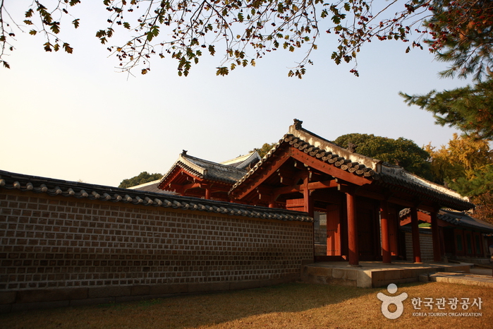 Святилище Чонмё (Всемирное культурное наследие ЮНЕСКО) (종묘[유네스코 세계문화유산])